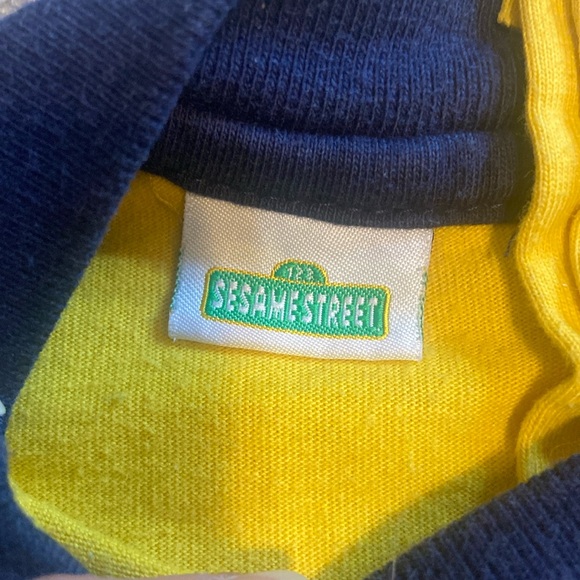 Elmo Boys Size 18 Months Football Long Sleeve Shirt Sesame Street - Picture 3 of 10